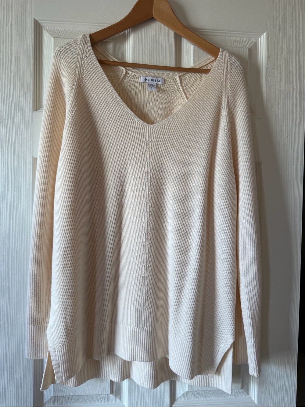 Athleta Hanover Refined V-Neck Sweater - Bone / Cream Size L